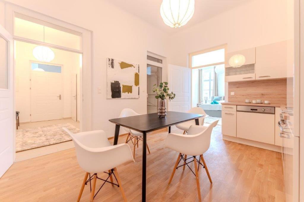 Apartment Deluxe Near The Center *